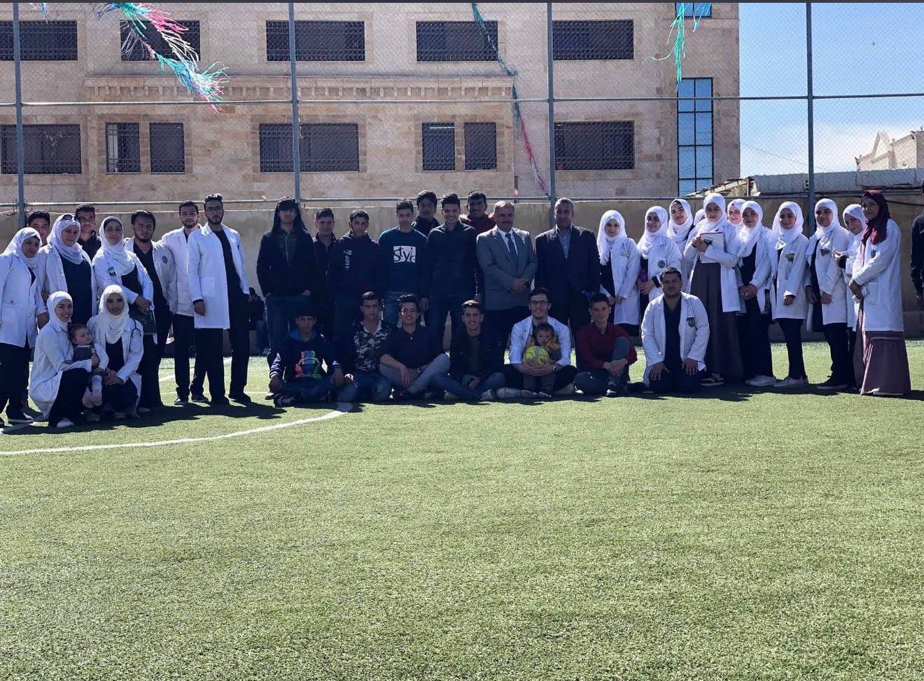 طلاب المدرسة